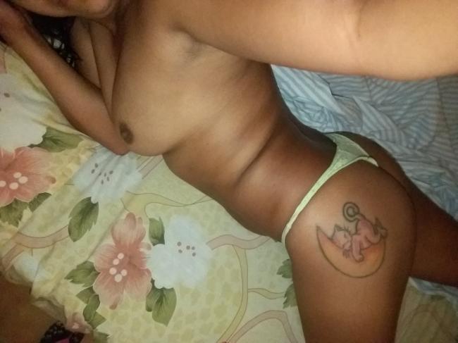 Brune ultra sexy à Nimes